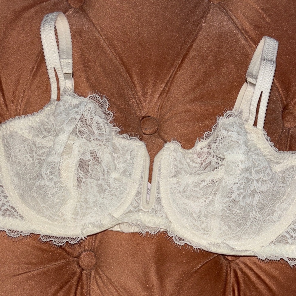 Auden Lace Underwire Bra - White